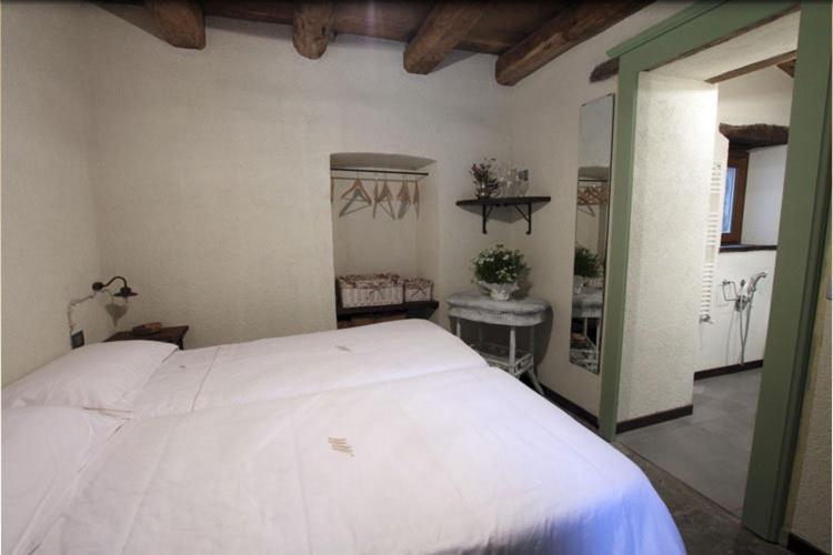 Mulino Marghen - Restored Watermill - Accomodation And Retreat Center Zeri Room photo