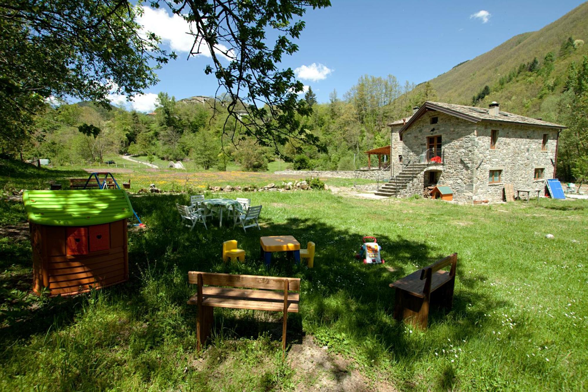 Mulino Marghen - Restored Watermill - Accomodation And Retreat Center Zeri Exterior photo